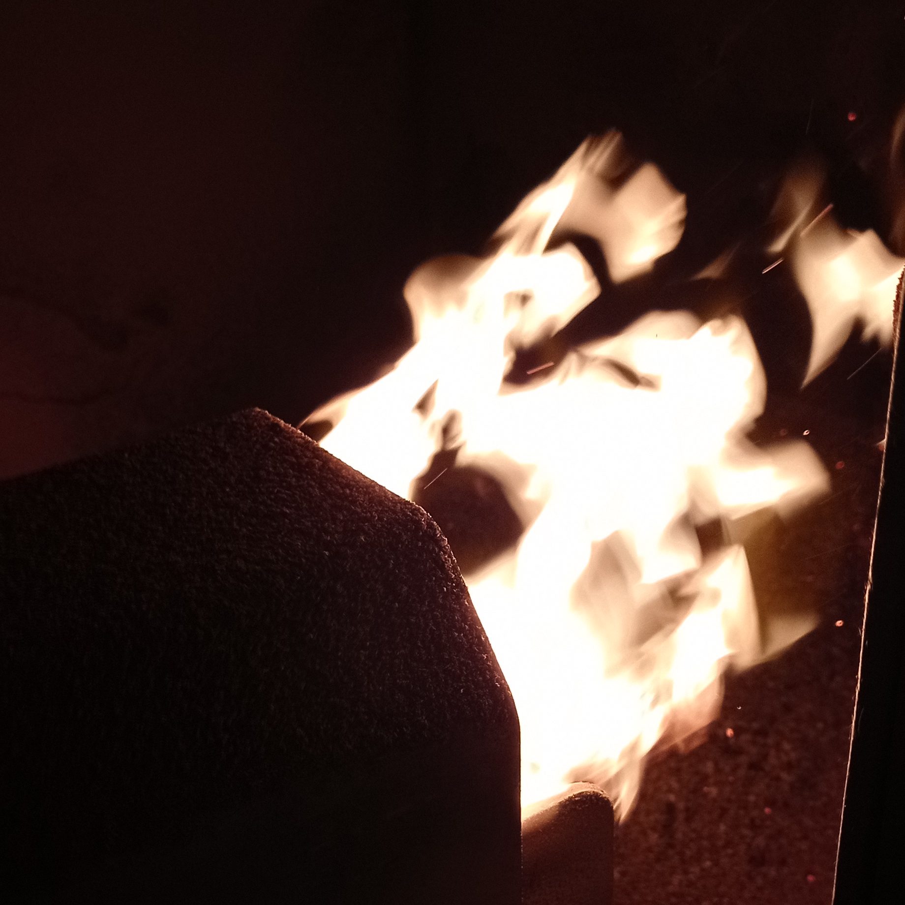 Ekonomiczne ustawienia pieca na pellet – jak spalać mniej i grzać efektywniej?