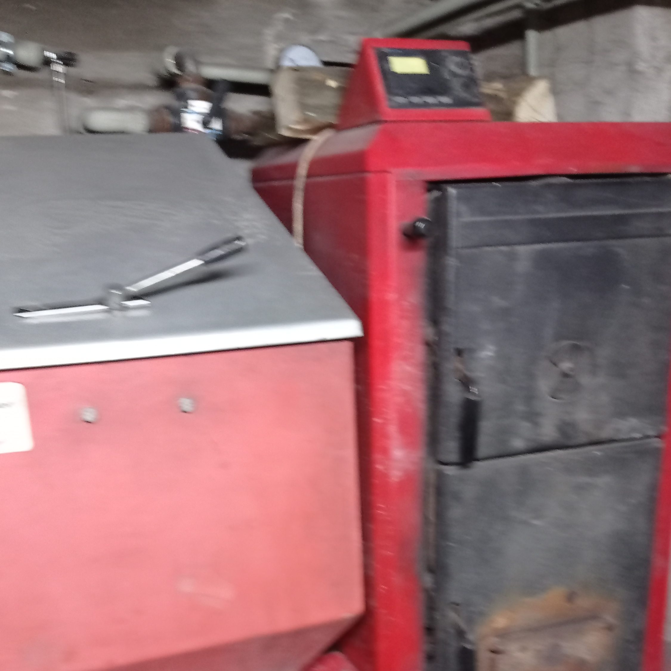 Decyzja o zachowaniu starego kotła na paliwo stałe - czy to błąd?